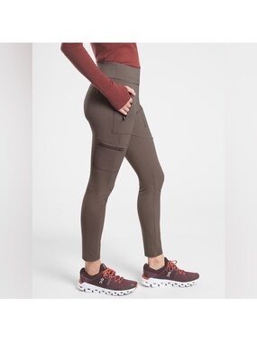Athleta Headlands Hybrid Cargo Pants / Leggings Shale Brown Size 16